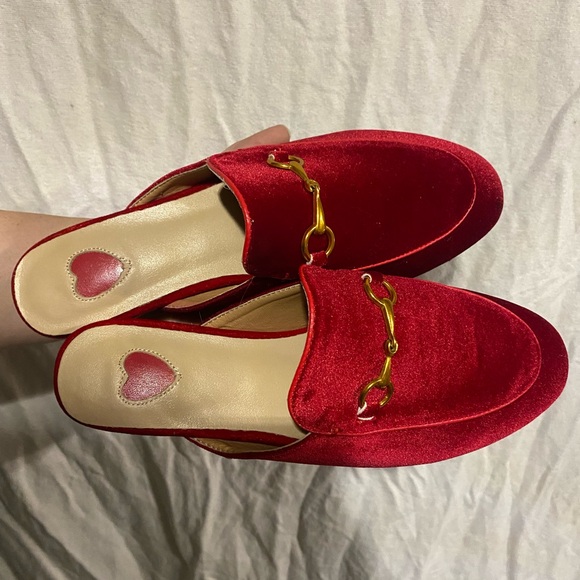 ARQA: red velvet mules - Picture 6 of 6